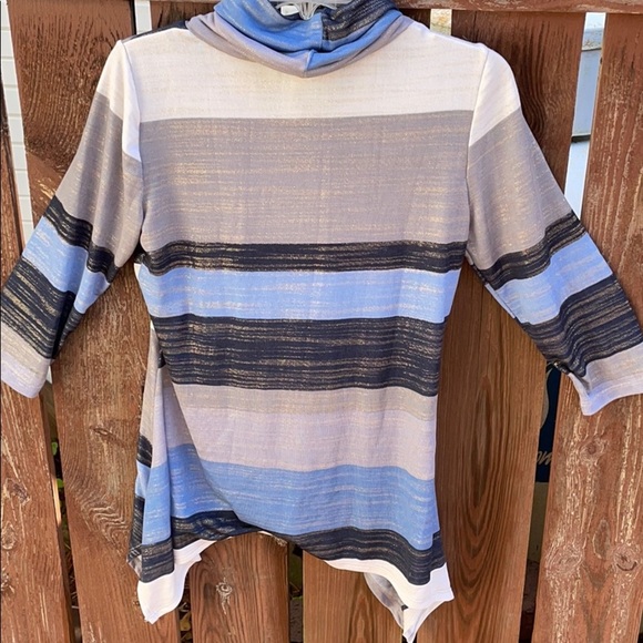 Coco Bianco Shimmering Cowl Neck Top, size small - Picture 7 of 9